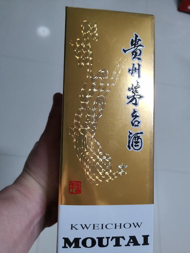 飞天茅台为什么要赠送两个小酒杯？