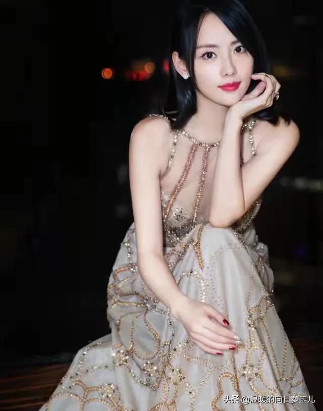 分享一组美女图片