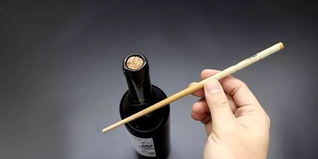 没有开瓶器怎么开红酒